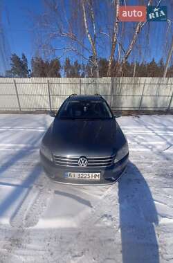 Універсал Volkswagen Passat 2014 в Софіївській Борщагівці