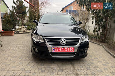 Універсал Volkswagen Passat 2010 в Львові