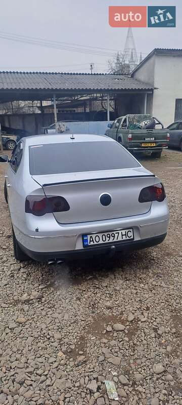 Седан Volkswagen Passat 2005 в Хусті