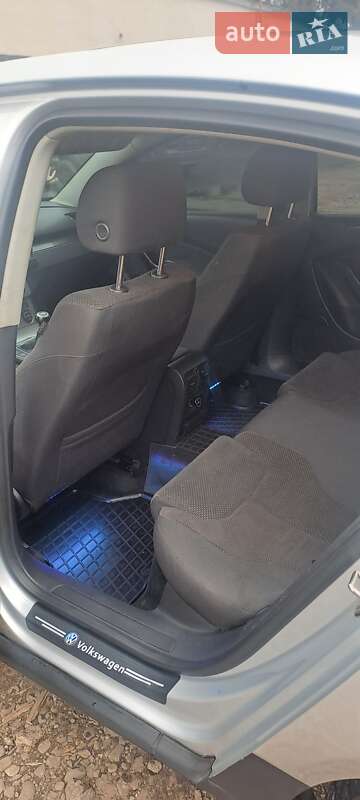 Седан Volkswagen Passat 2005 в Хусті