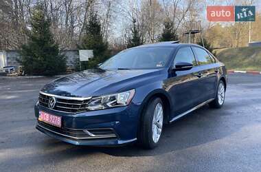 Седан Volkswagen Passat 2018 в Львові