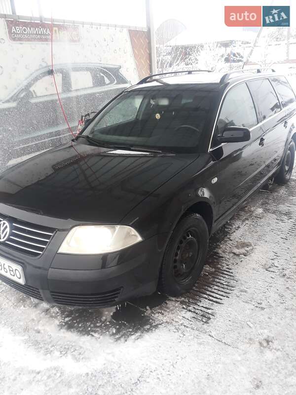 Універсал Volkswagen Passat 2002 в Чернівцях