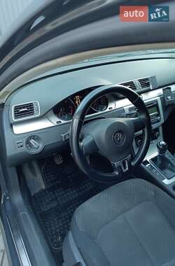 Універсал Volkswagen Passat 2013 в Корсунь-Шевченківському