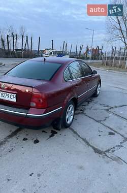 Седан Volkswagen Passat 1998 в Львові