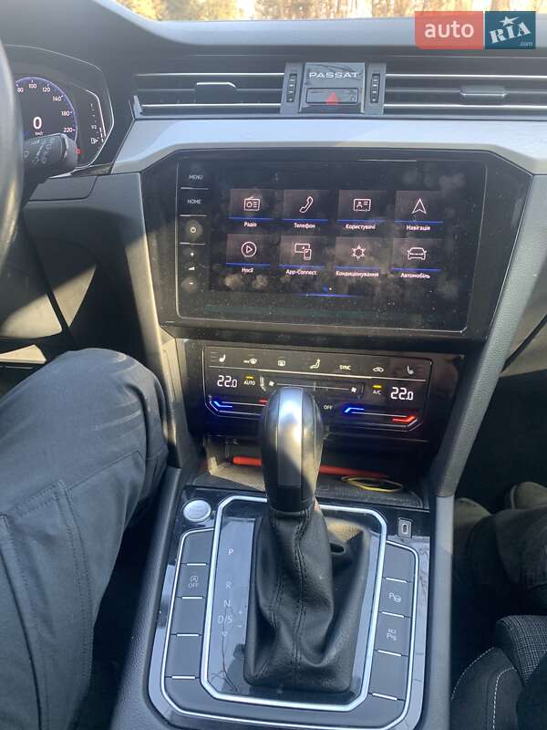 Универсал Volkswagen Passat 2021 в Львове