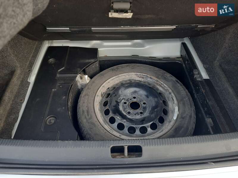 Седан Volkswagen Passat 2005 в Хмельницком