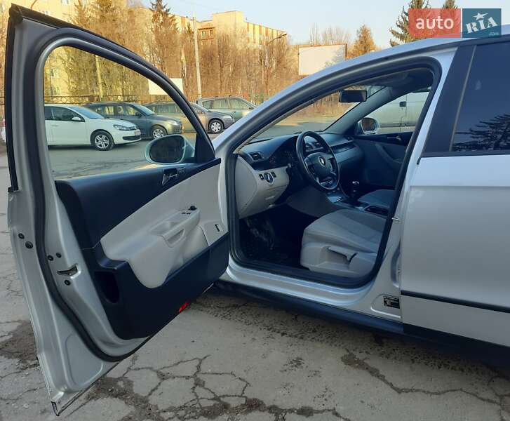 Седан Volkswagen Passat 2005 в Хмельницком
