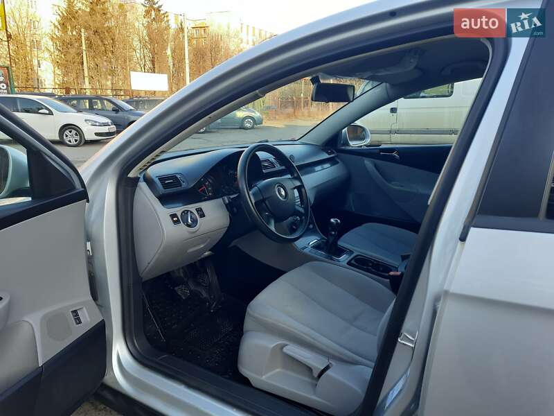 Седан Volkswagen Passat 2005 в Хмельницком