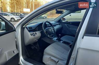 Седан Volkswagen Passat 2005 в 