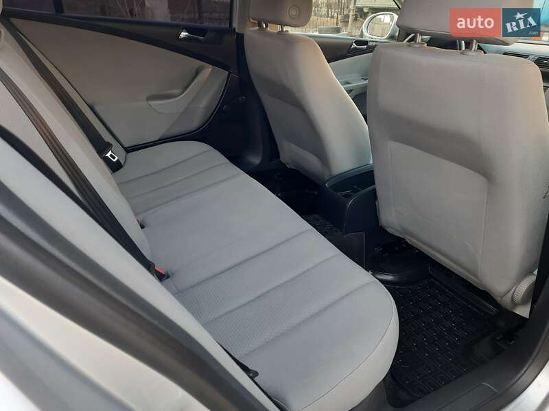 Седан Volkswagen Passat 2005 в Хмельницком