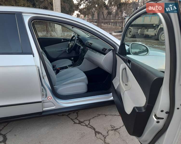 Седан Volkswagen Passat 2005 в Хмельницком