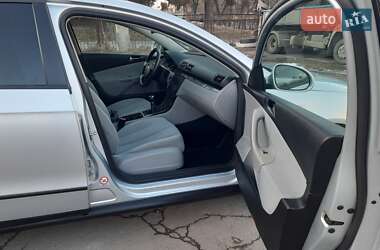 Седан Volkswagen Passat 2005 в 