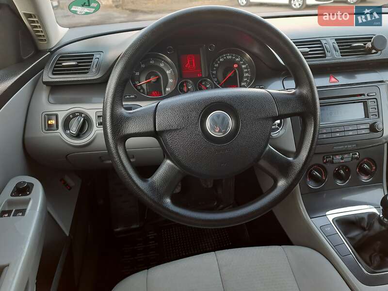 Седан Volkswagen Passat 2005 в Хмельницком
