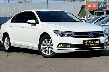 Седан Volkswagen Passat 2017 в Киеве