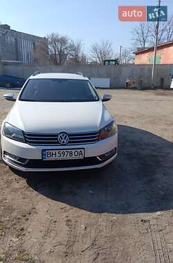 Універсал Volkswagen Passat 2013 в Білгороді-Дністровському