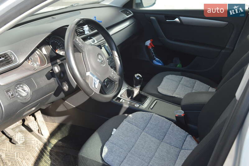 Седан Volkswagen Passat 2013 в Чернигове