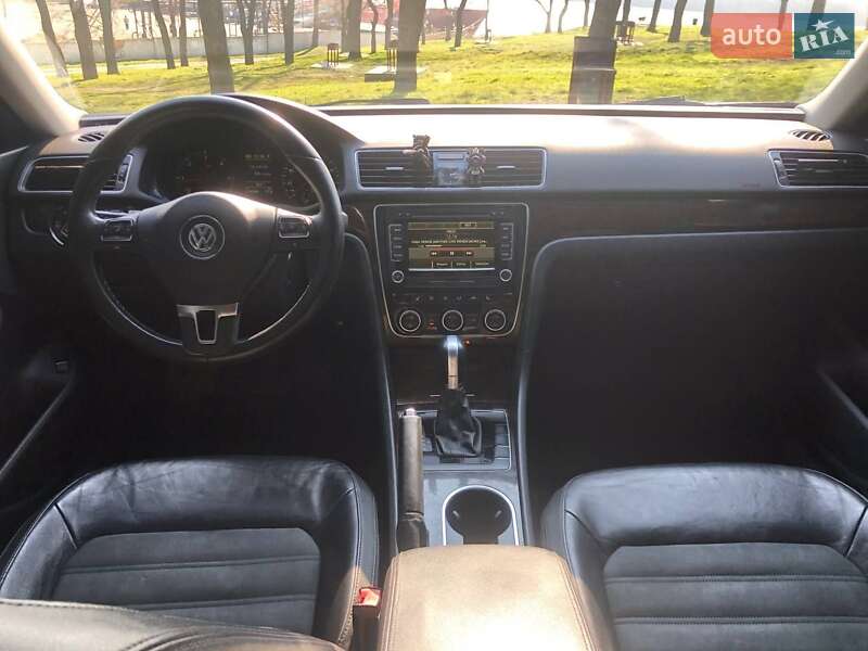 Седан Volkswagen Passat 2014 в Измаиле