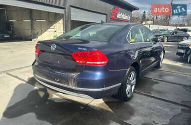 Седан Volkswagen Passat 2013 в Львові