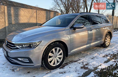 Универсал Volkswagen Passat 2019 в Хороле