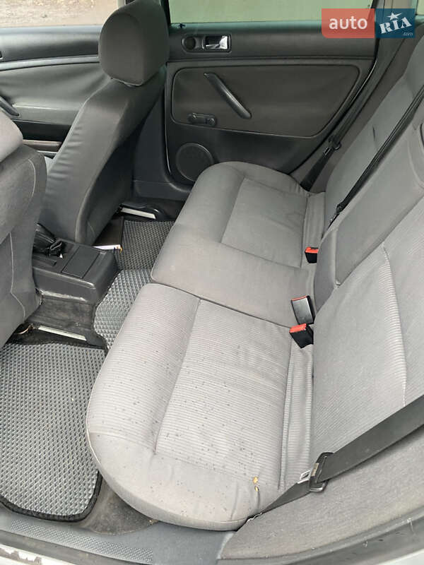 Универсал Volkswagen Passat 2004 в Львове