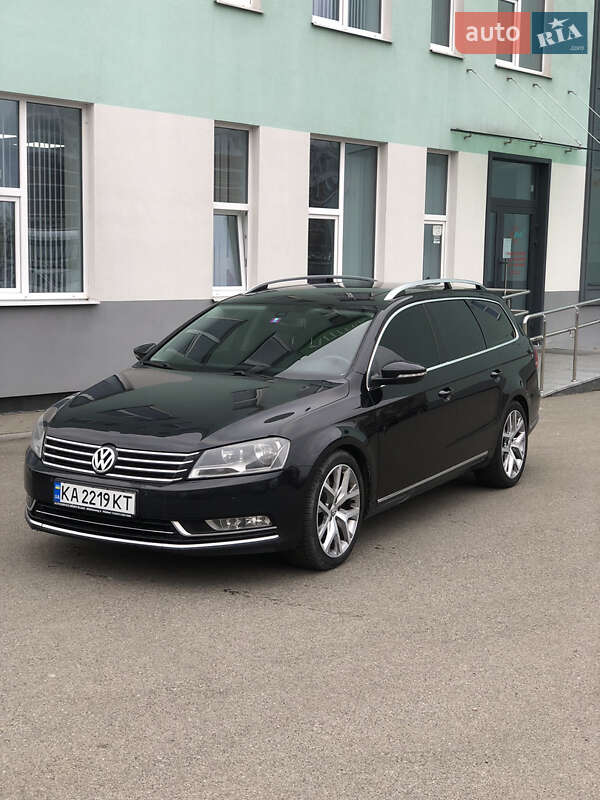 Универсал Volkswagen Passat 2012 в Киеве