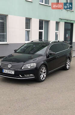 Універсал Volkswagen Passat 2012 в Києві