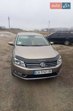 Седан Volkswagen Passat 2014 в Жашківу