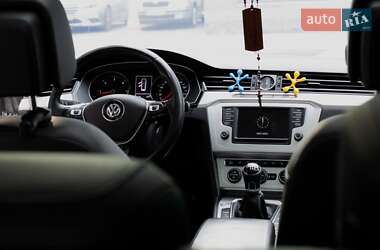 Універсал Volkswagen Passat 2015 в 