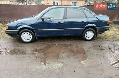 Седан Volkswagen Passat 1990 в Луцьку