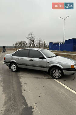 Седан Volkswagen Passat 1988 в Славуте