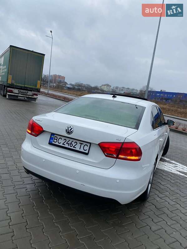 Седан Volkswagen Passat 2012 в Стрые