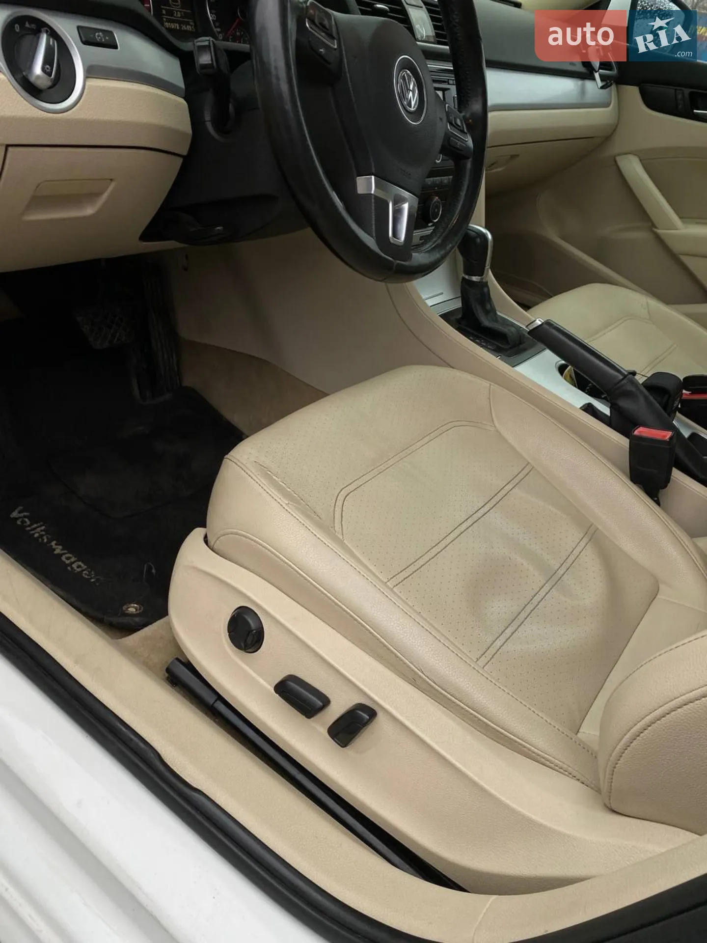 2012 Volkswagen Passat - мініатюра 32
