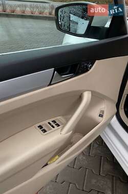 Седан Volkswagen Passat 2012 в 