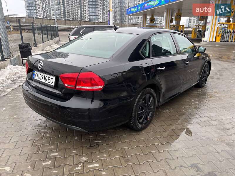 Седан Volkswagen Passat 2012 в Киеве