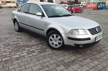 Седан Volkswagen Passat 2001 в Кореці