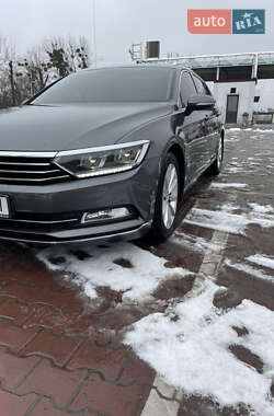 Універсал Volkswagen Passat 2015 в Вінниці