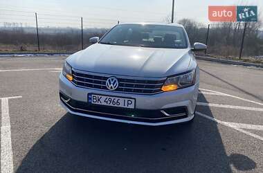 Седан Volkswagen Passat 2016 в Рівному