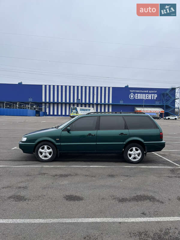 Универсал Volkswagen Passat 1995 в Ровно