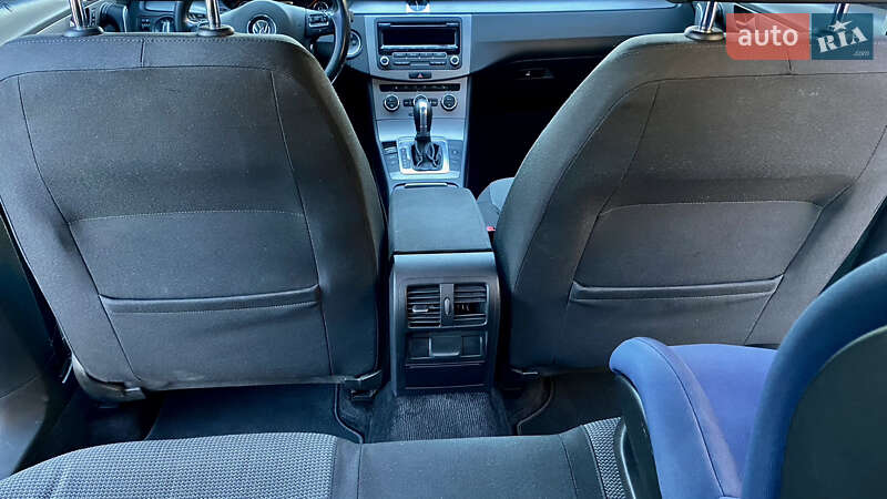 Седан Volkswagen Passat 2012 в Ужгороде