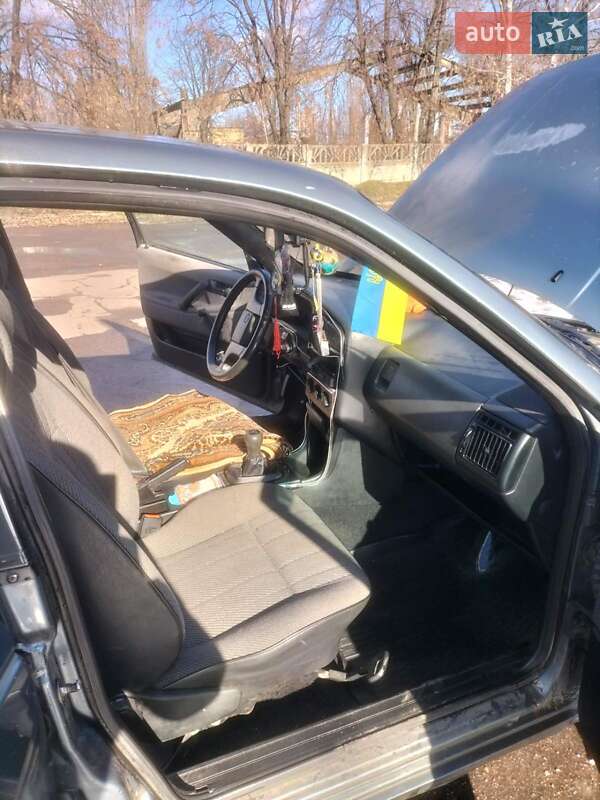 Седан Volkswagen Passat 1988 в Ракитном