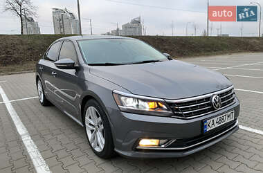 Седан Volkswagen Passat 2018 в Киеве