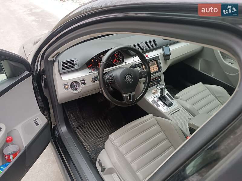 Универсал Volkswagen Passat 2010 в Житомире