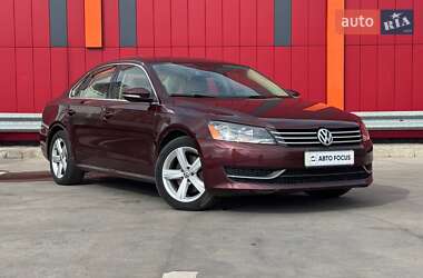 Седан Volkswagen Passat 2012 в Києві