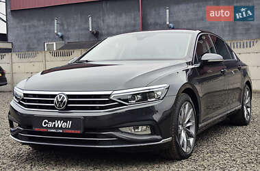 Седан Volkswagen Passat 2021 в Луцке