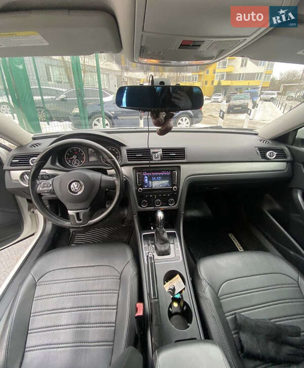 Седан Volkswagen Passat 2013 в Дніпрі