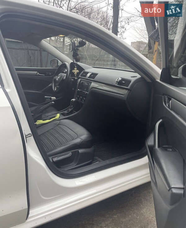 Седан Volkswagen Passat 2013 в Дніпрі