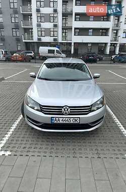 Седан Volkswagen Passat 2012 в Киеве