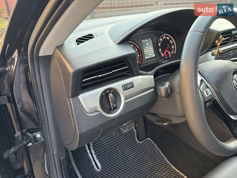 Седан Volkswagen Passat 2020 в Львове фото 36 Седан Volkswagen Passat 2020 в Львове