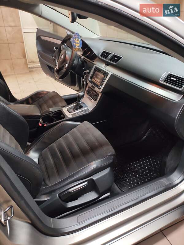 Купе Volkswagen Passat 2011 в Кременчуці