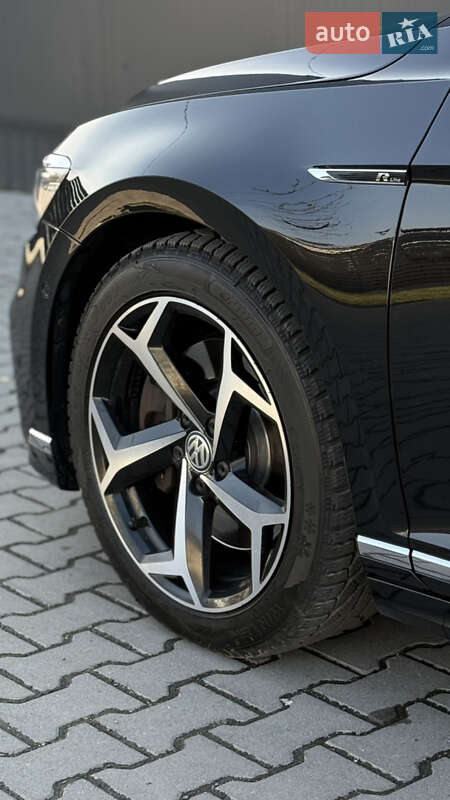 Седан Volkswagen Passat 2020 в Мукачевому